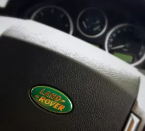 LandRover01
